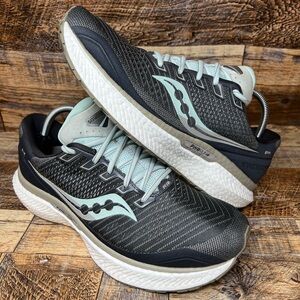 Saucony Triumph 18 Women's Size 10.5 Medium Running Shoes Gray S10595-40 Comfort